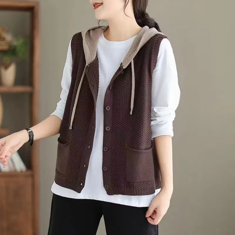 2024 New Hooded Knitted Vest Coat Women Spring Autumn Sweater Sleeveless Jacket Design Sense Fashion Waistcoat Female Knit Tops