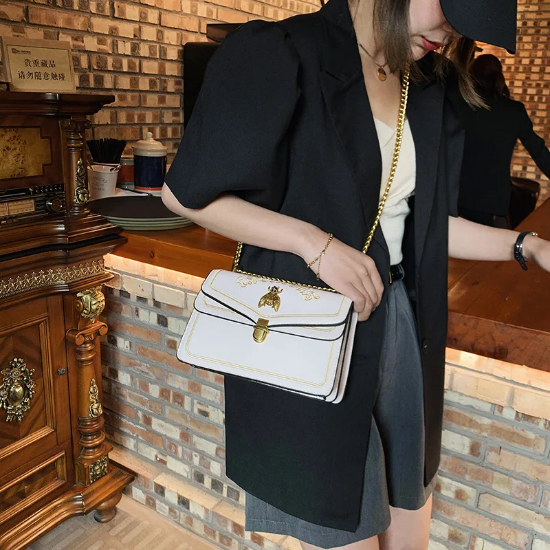

New 2025 Women's Fashion Chain Small Square Bag - Large Capacity, Single Shoulder/Crossbody Design, Trendy and Practical