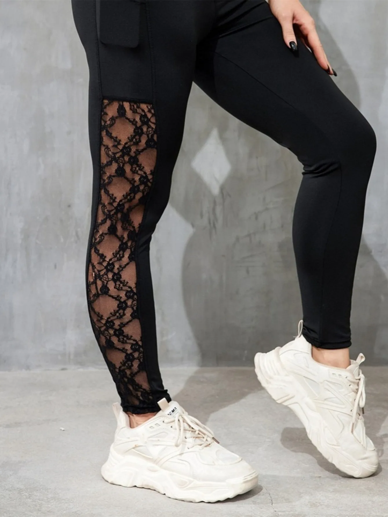 A pair of fitness pants with a peach-shaped buttocks, yoga pants, slim-fitting, leg-slimming, running mesh stitching pants, suit