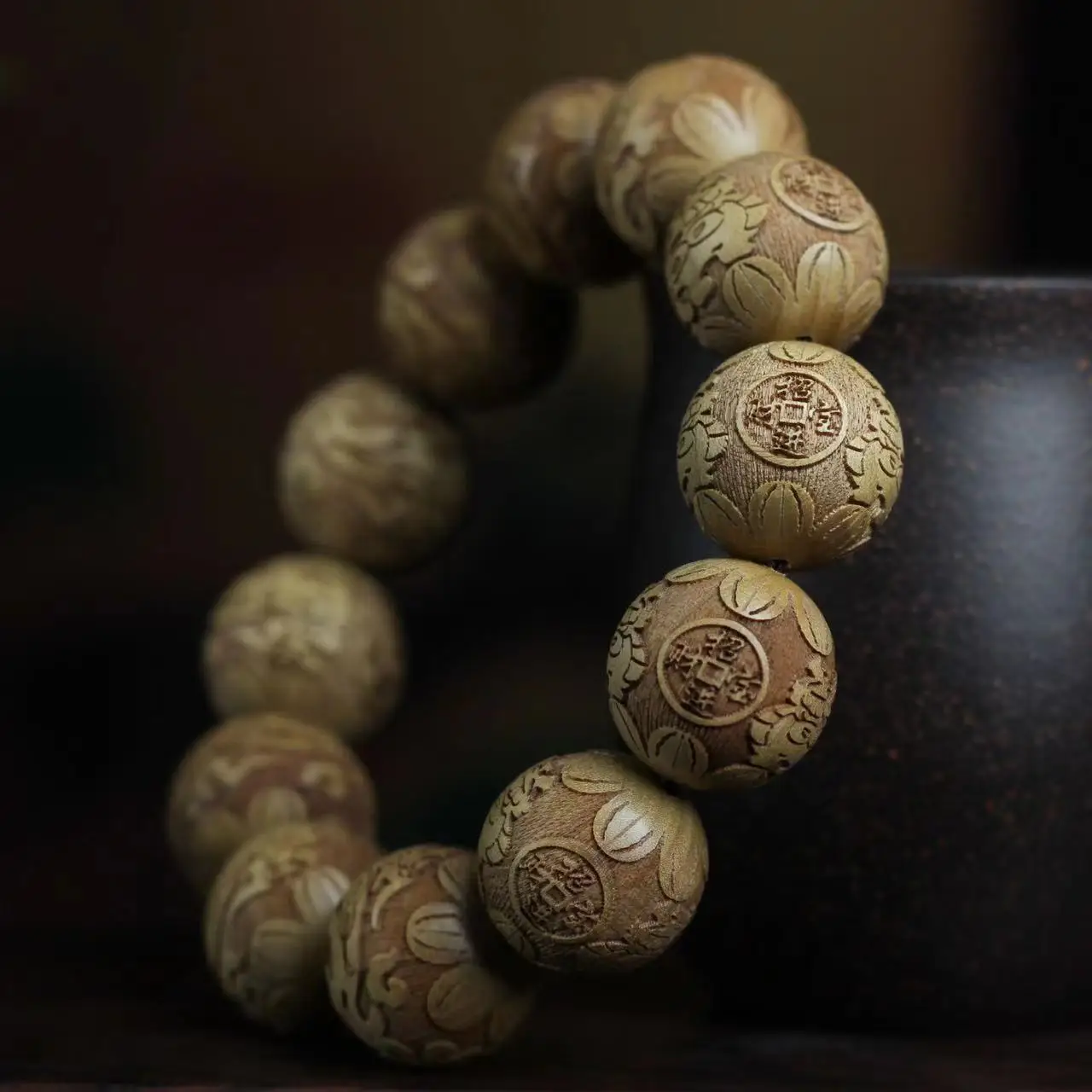 Sichuan Silkwood Bracelet 2.0 Crafts Wood Hand-Held Ming and Qing the Demolition Old Material Submerged Carving