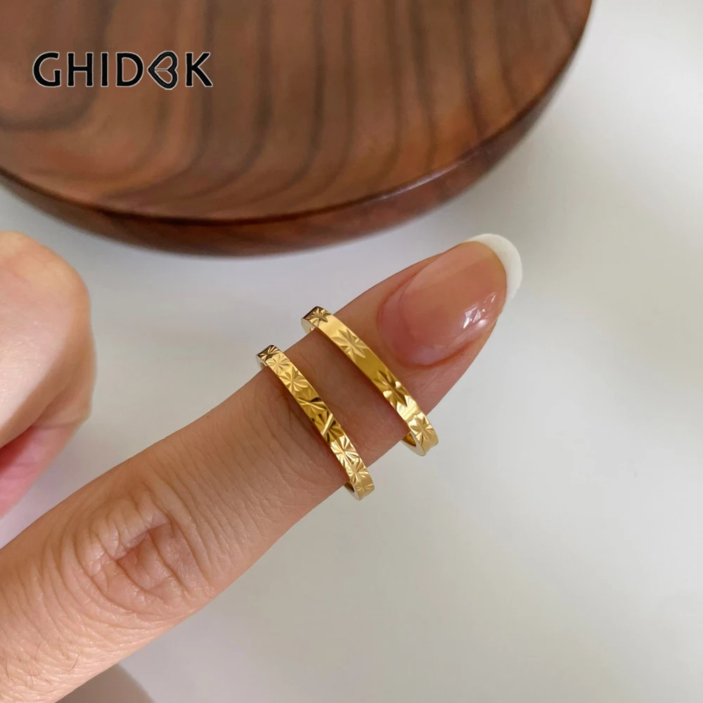 GHIDBK Tarnish Free Stainless Steel 18K Gold Pvd Plated Starburst Textured Rings for Women Fashion Wedding Jewelry Stackable