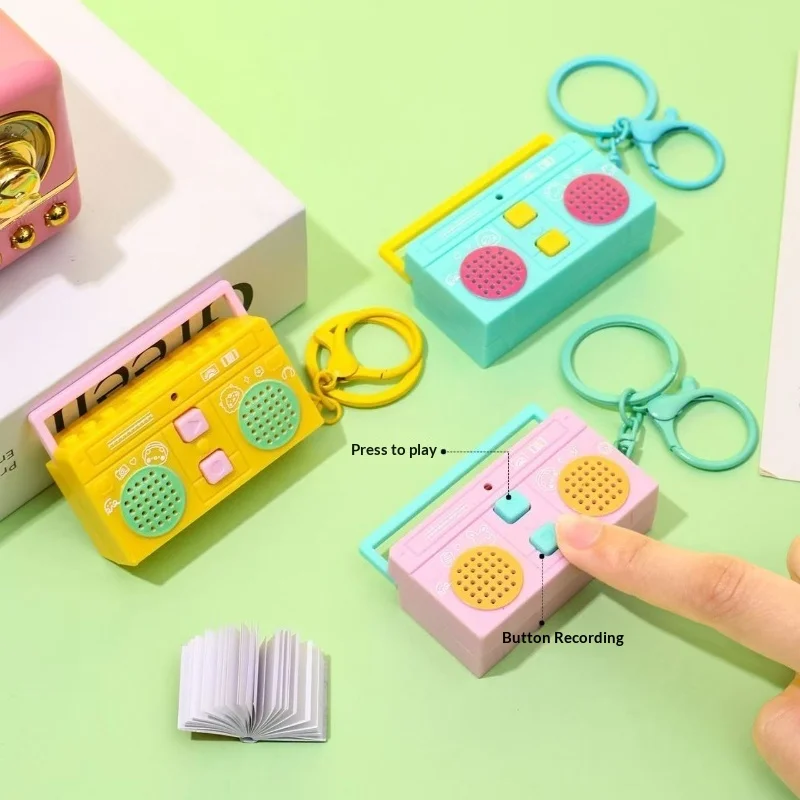 Creativo Macaron Mini llavero con forma de Radio divertido grabadora de música juguetes bolsa colgantes llaveros Día de San Valentín regalo de cumpleaños de Navidad