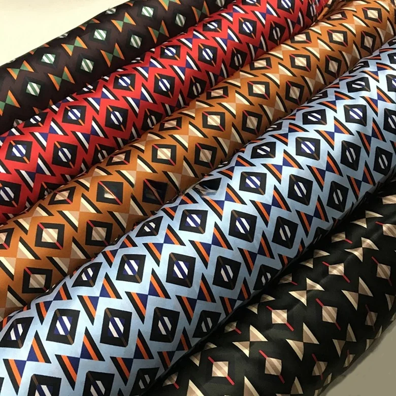 

Fashionable Geometric Pattern Elastic Silk Fabric 19 Momme Silk Shirt Silk Satin Home Fabric Sponge Pad