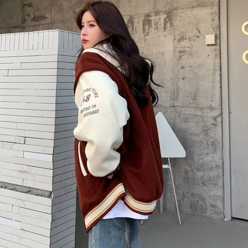 

​ Зимняя куртка для студентов, свободная винтажная рождественская бейсбольная куртка в корейском стиле с утолщенным мягким буквенным принтом