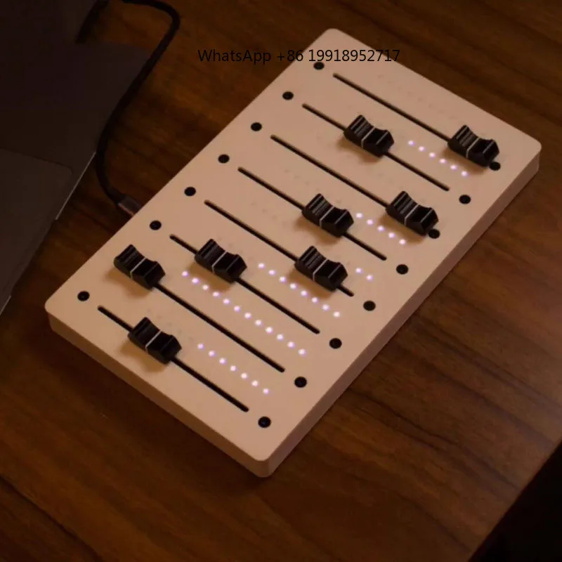 8-Track MIDI Fader Controller with VU Light EM-VU8