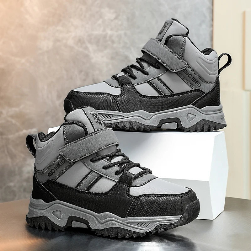 جديد الخريف الأطفال تسلق أحذية الأولاد موضة أحذية رياضية الاطفال عدم الانزلاق في الهواء الطلق المشي لمسافات طويلة أحذية عالية أعلى الرحلات الجبلية