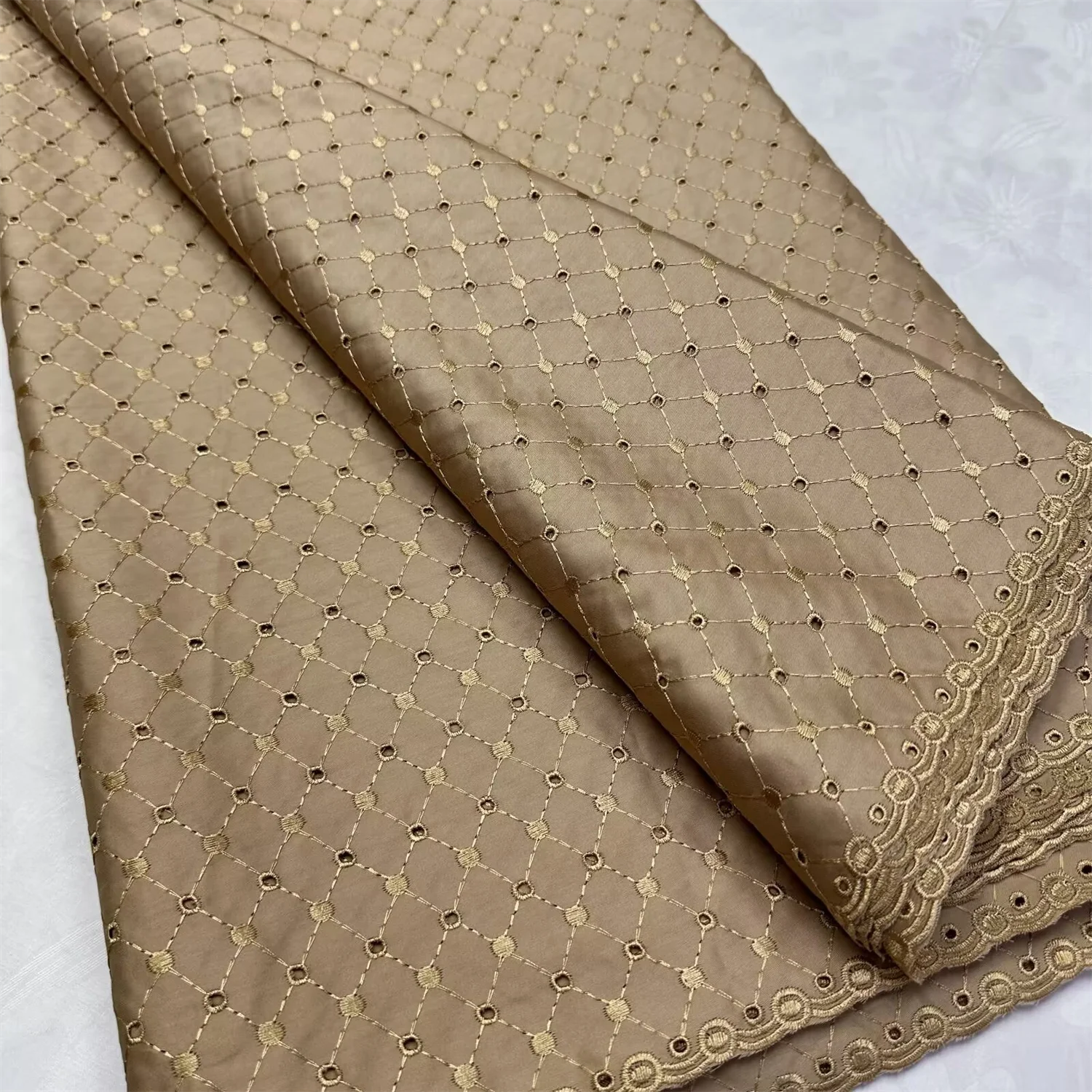 

Мужская оригинальная бавовняная кружевная ткань в Дубае, нигерийская, 2024, высокое качество, вышивка, швейцарская вуаль, кружевная африканская ткань для шитья платья, ткань