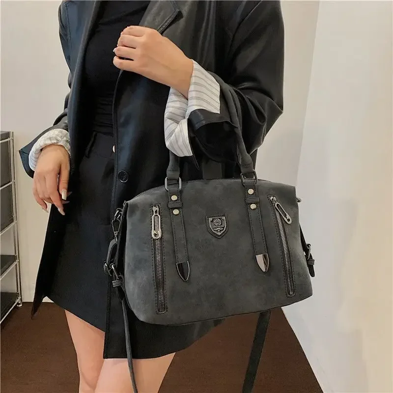 2025 New Large Capacity Women Stylish Shoulder Oblique Span High Appearance Level Portable Commuter Tote Bag Texture Zipper Bags