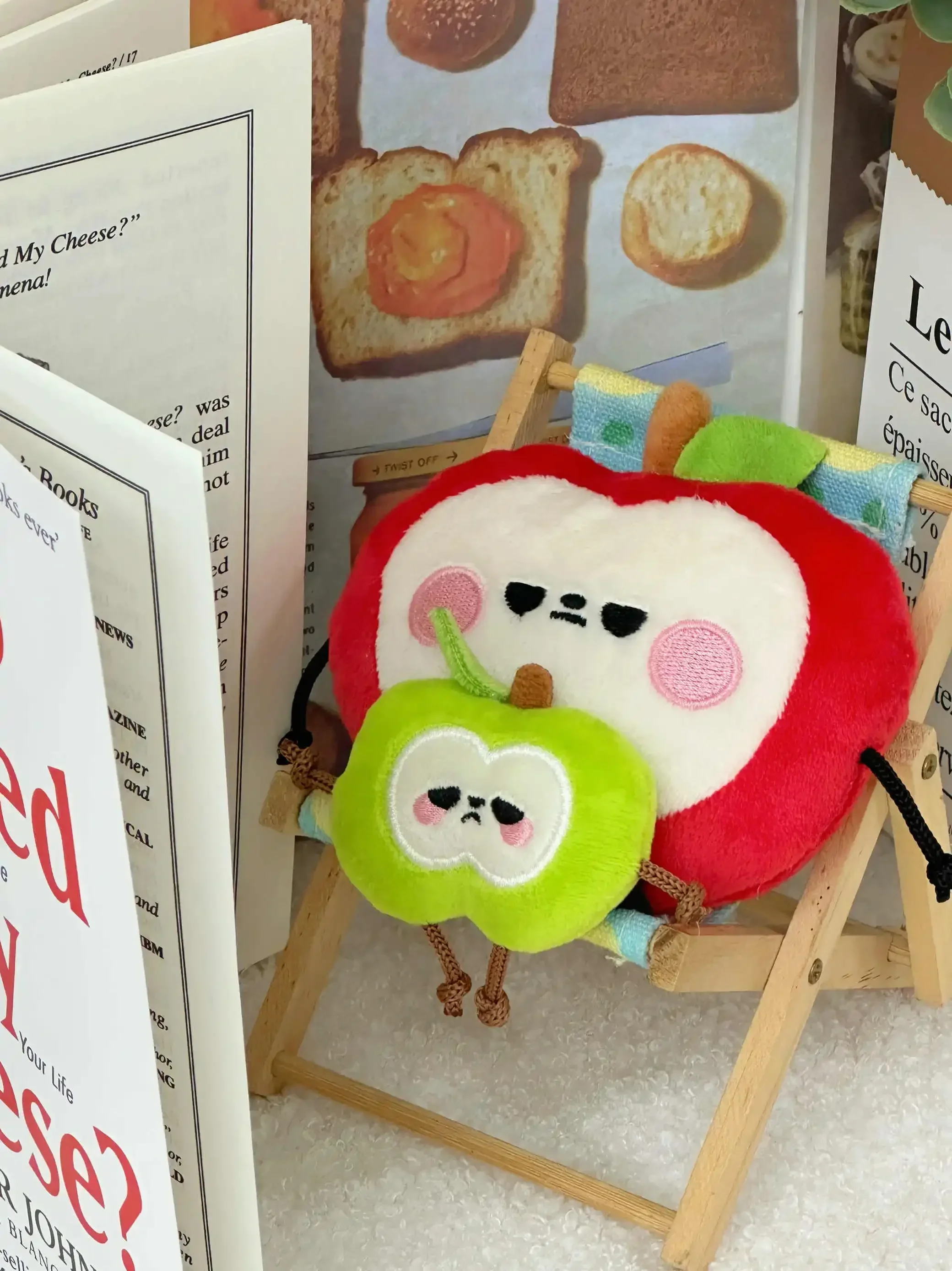 Jogo amor e espaço profundo caleb cosplay fofo maçã boneca dos desenhos animados chaveiro saco pingente brinquedo figuras kawaii adornar presente