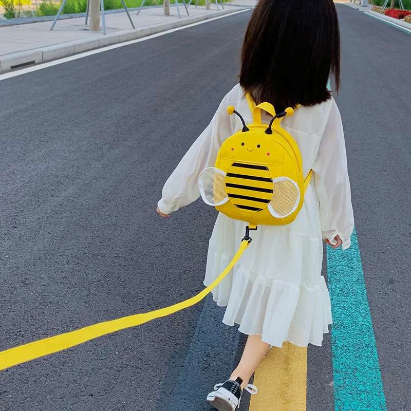 Mochila antipérdida de dibujos animados para niños y niñas, morral de cuerda de tracción para guardería, 2023