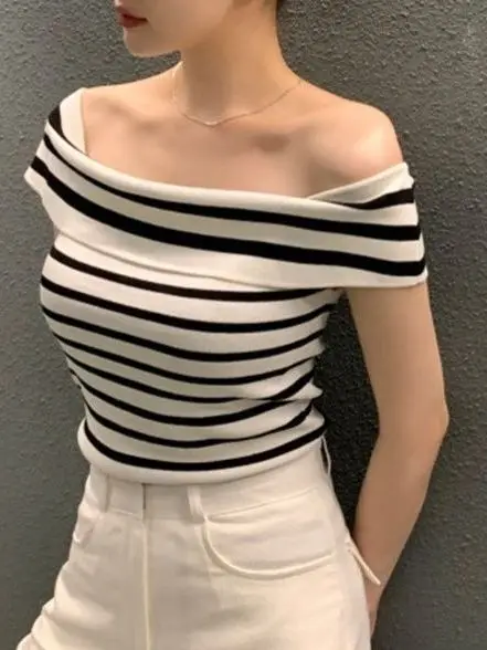 Korean Chic Summer Temperament Sexy One Neckline Off Shoulder Slim Fit Striped Short Sleeved Knitted Sweater T-shirt Women ZQ6U