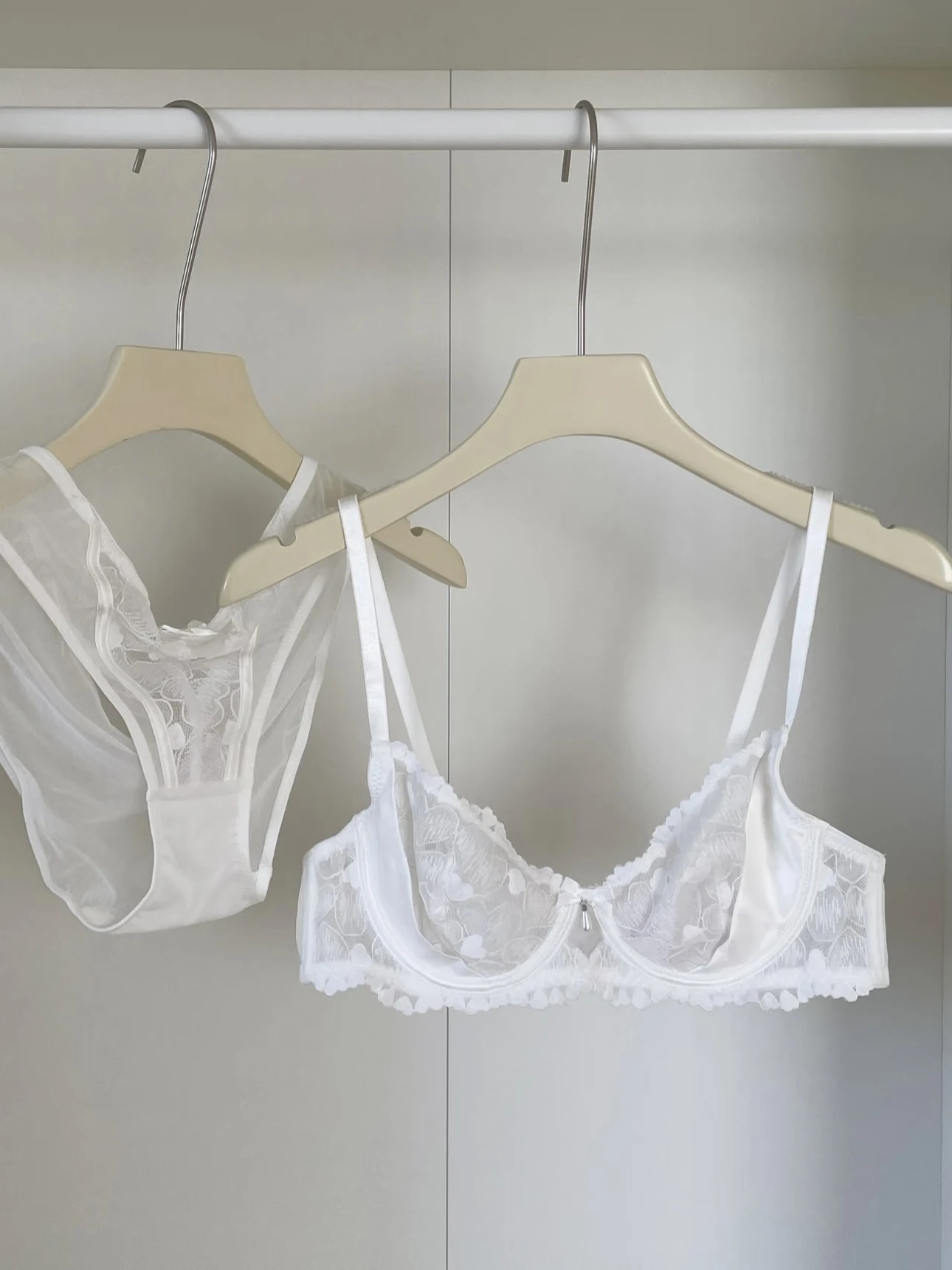 Conjunto de lencería adelgazante de encaje francés, sujetador y bragas sexis de realce, anillos finos de acero ligeros de lujo, conjunto de Control de barriga con realce Sexy YUQI