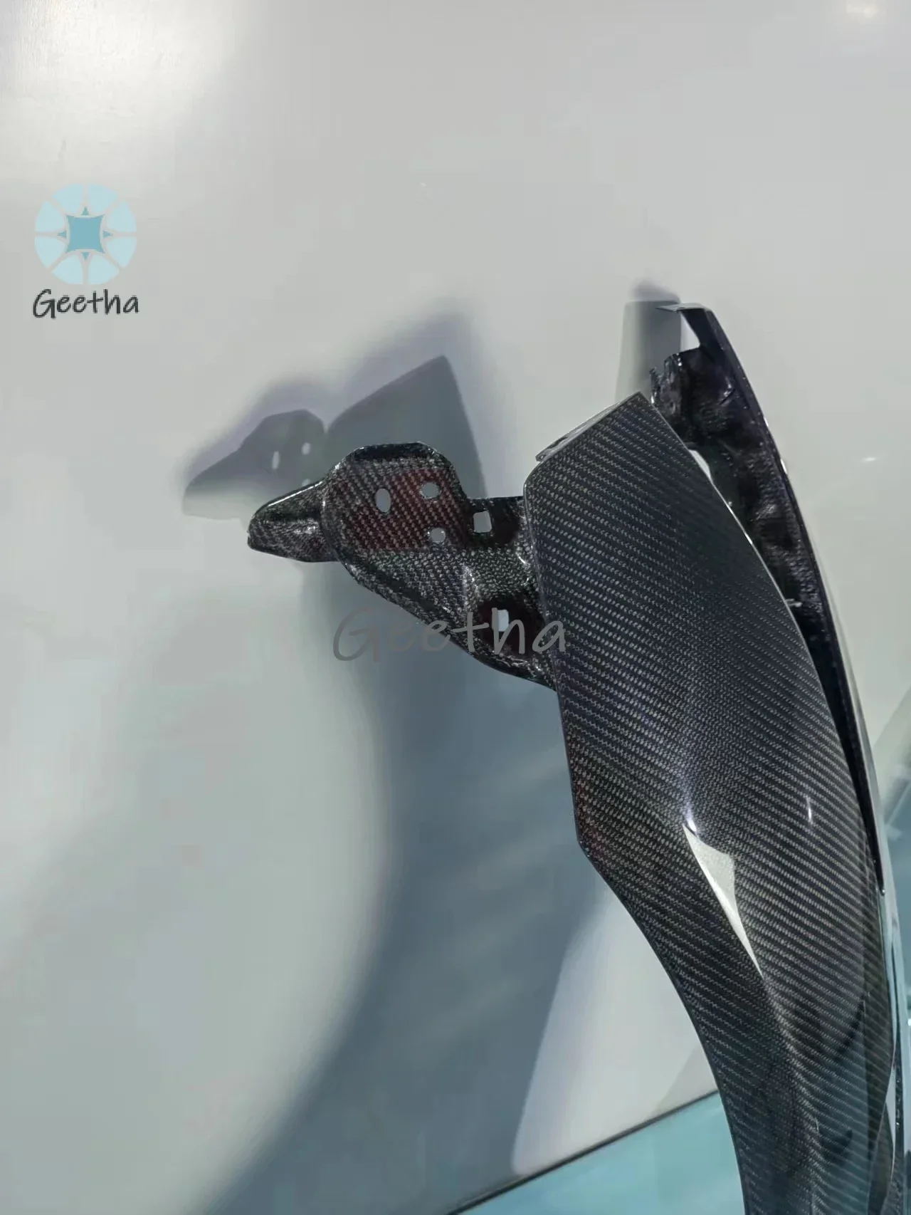 

V2 Style Carbon Fiber Front Fender for Infiniti G37 Carbon Fiber Front Vented Fender 2doors Body Kits High Quality