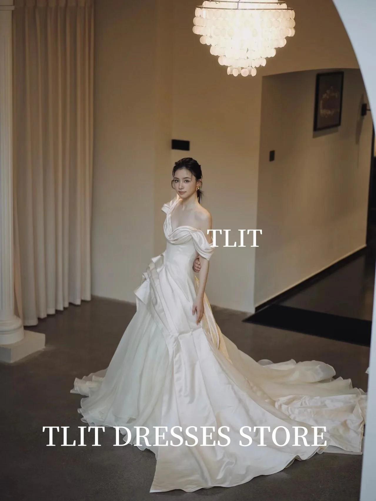 فساتين زفاف أنيقة من الساتان والحرير من TLIT فساتين زفاف كورية لالتقاط الصور بدون أكتاف فستان زفاف شيفون مخصص