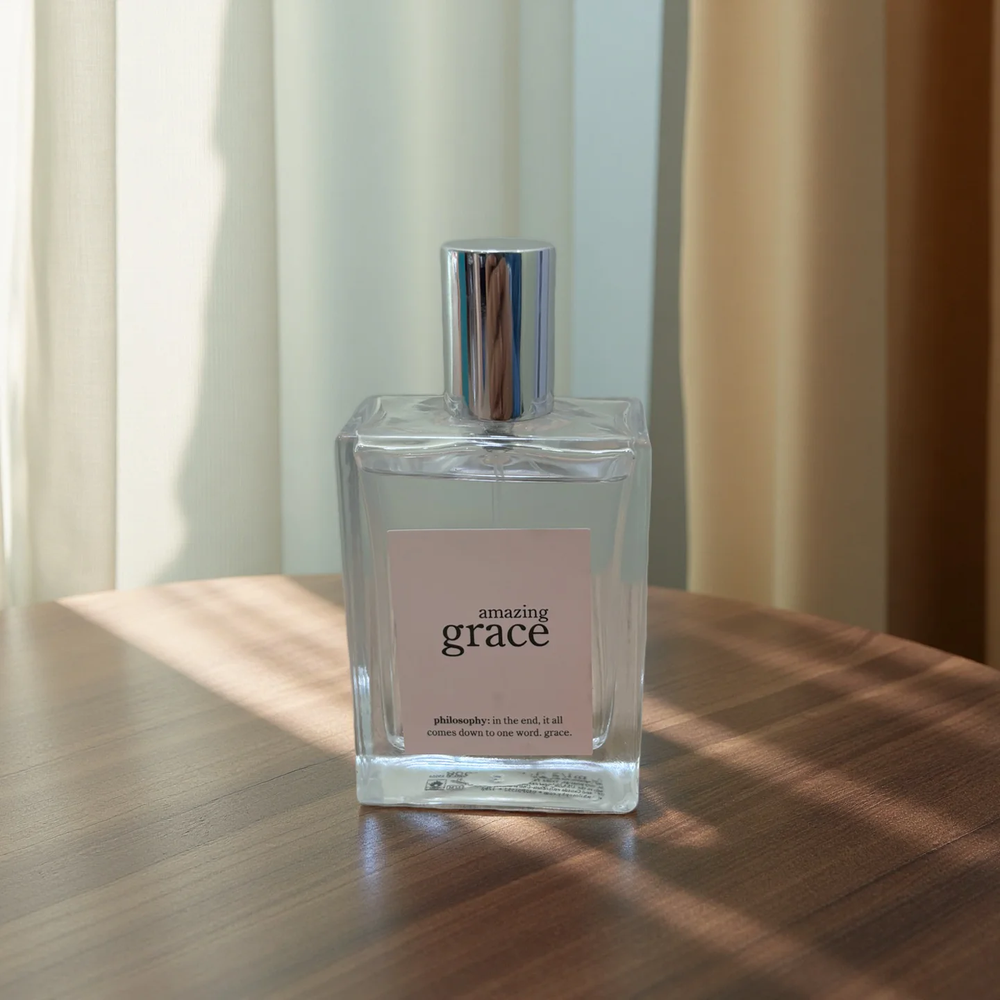 فلسفة مذهلة غريس أو دو تواليت للنساء عطر زهري نظيف مع ملاحظات البرغموت موجيت والمسك يدوم طويلاً