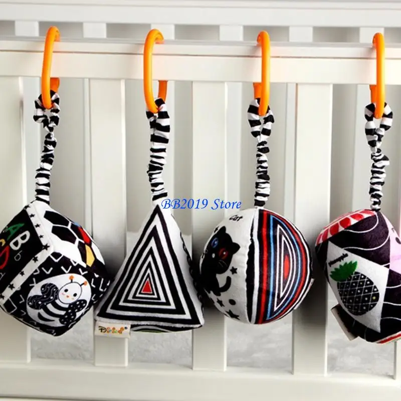 Q0kbビジュアル開発車ハングハンギングプラッシュトレーニングおもちゃ、幾何学的なガラガラ感覚黒と白の車のための玩具のためのおもちゃ