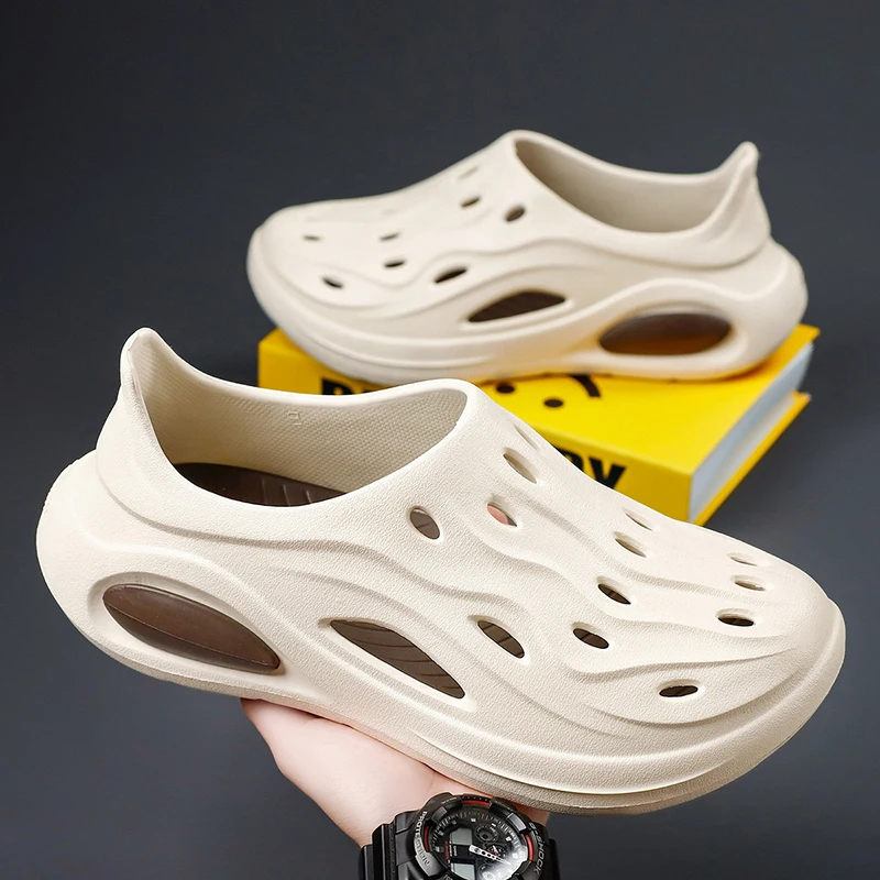 

Yezzy EVA Men Sandals Soft Hollow Couple Garden Shoes Designer Hole Women Slipper Sneakers Beach Water Shoes Slip on Foam Runner