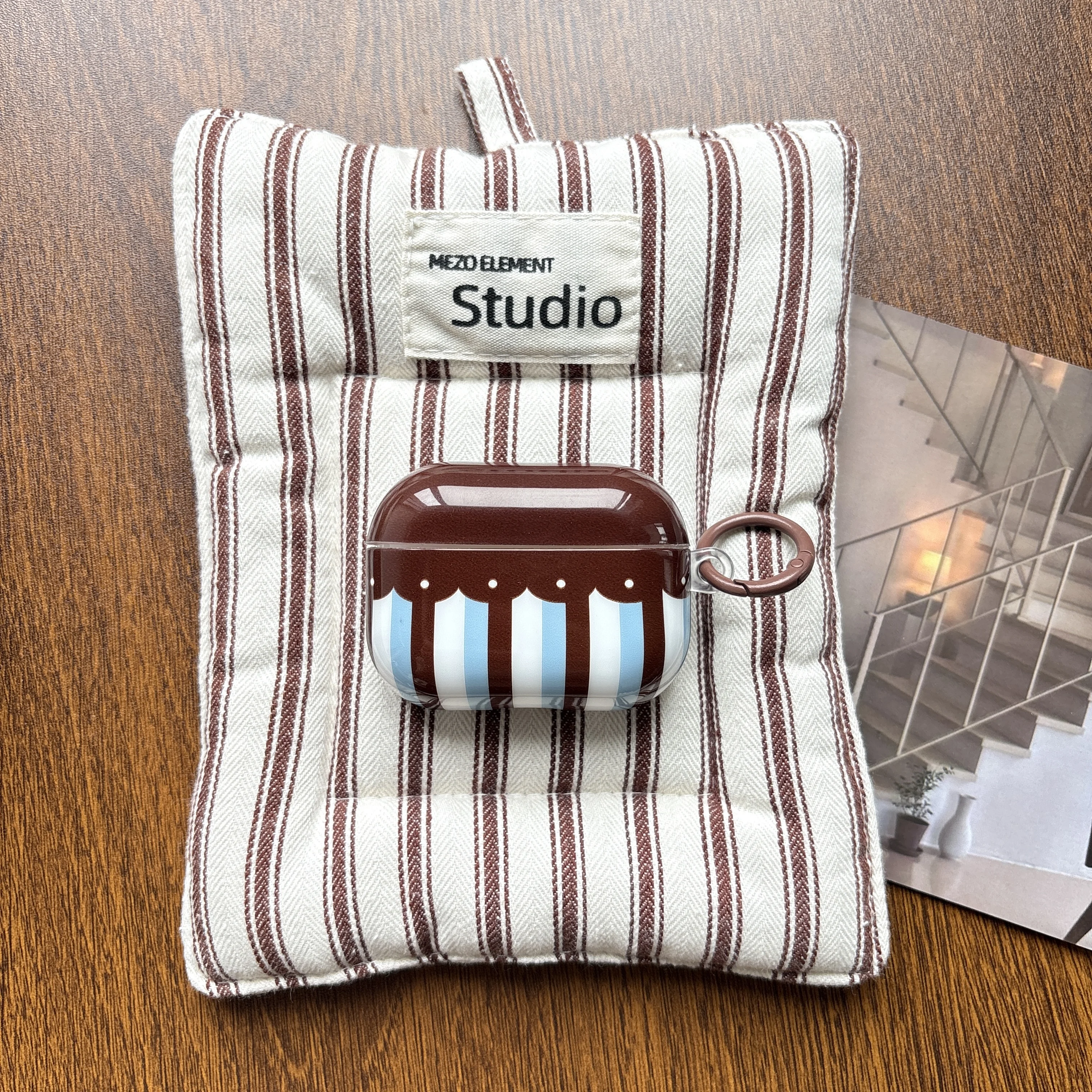 Étui AirPods Pro3 Pro2 1 2 3 4 Pro, motif de rideaux à pois rétro de couleur chocolat, étui de protection brillant pour écouteurs