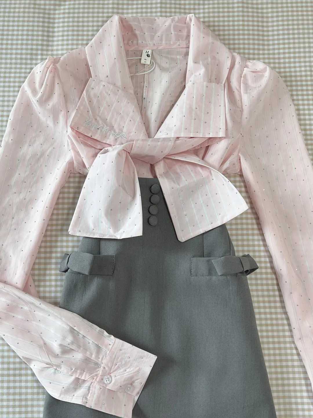 

Spring New Arrival Youthful Energy Two-Piece Set Women's College Style Bow-Tie Pink Shirt Grey Short Skirt Fashionable Ensemble