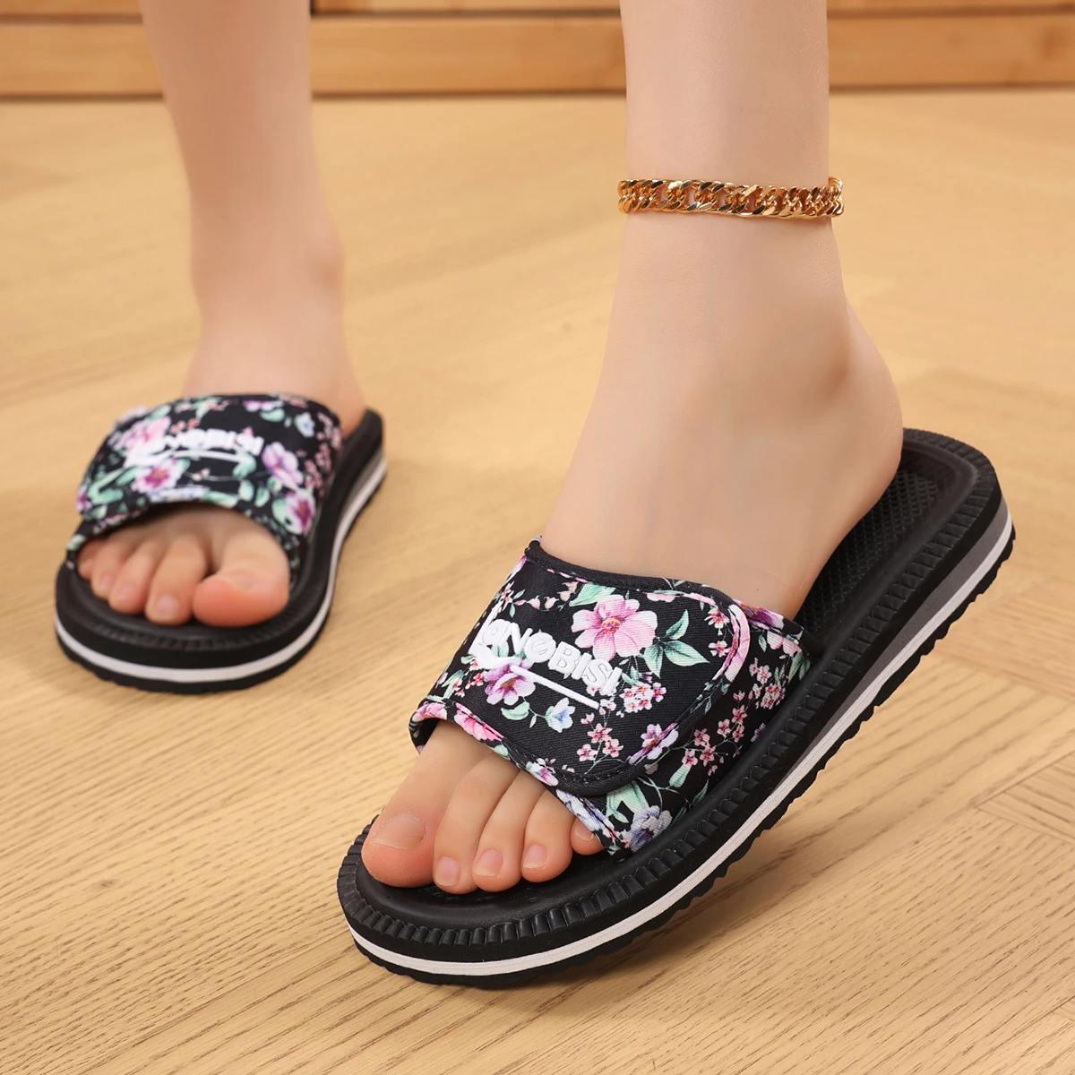 Slippers for Women, Black Summer Beach Shoes, Outdoor Non-Slip Wear-Resistant Slippers, Adjustable Sandals, Lightweight Flat Sandals, Fashionable Craft Slippers