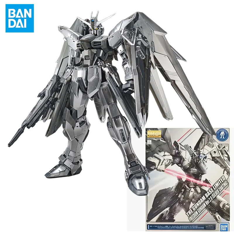 

Bandai MG 1/100 THE GUNDAM BASE LIMITED FREEDOM GUNDAM Ver.2.0[SILVER COATING] Action Figure Assembly Model Toys Collectible
