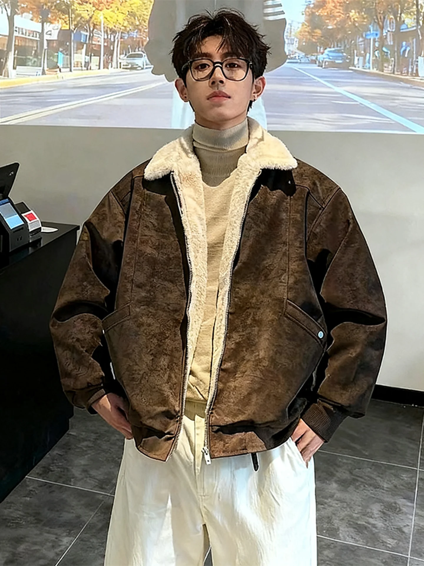 

Мужское зимнее хлопковое пальто из искусственной кожи в стиле ретро, коричневое, на подкладке, высокое качество, крутое хлопковое пальто из овчины