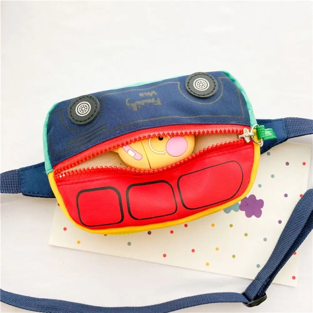 Borsa a tracolla con cintura regolabile alla moda per bambini Borse da petto per bambini con cerniera morbida e liscia Marsupio portatile a forma di auto per cartoni animati Ragazzo