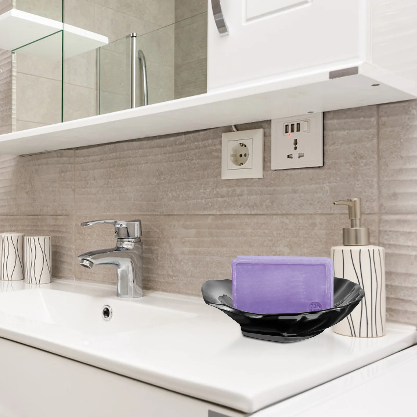 

Compact Sea Shell Soap Tray Practical Storage for Bathroom Shower Bathtub Shell Soap Holder Bar Shampoo Holder