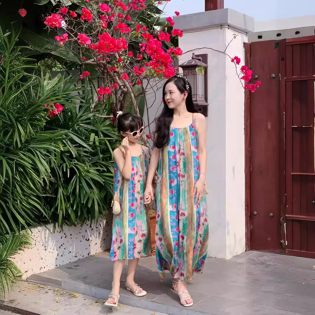 

Vacation Look Baby Girls and Mom Matching Dress Holiday Mother and Daughter Beach Dresses Mommy and Me One Piece Clothing Coat