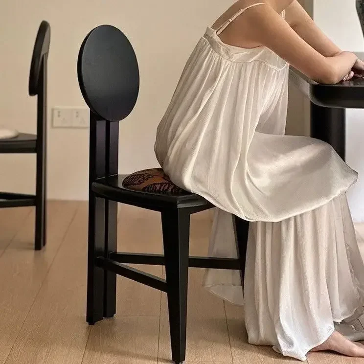 Chaise triangulaire, chaise de maquillage médiévale française, chaise de salle à manger design en bois massif, chaise de table à manger rétro américaine avec dossier