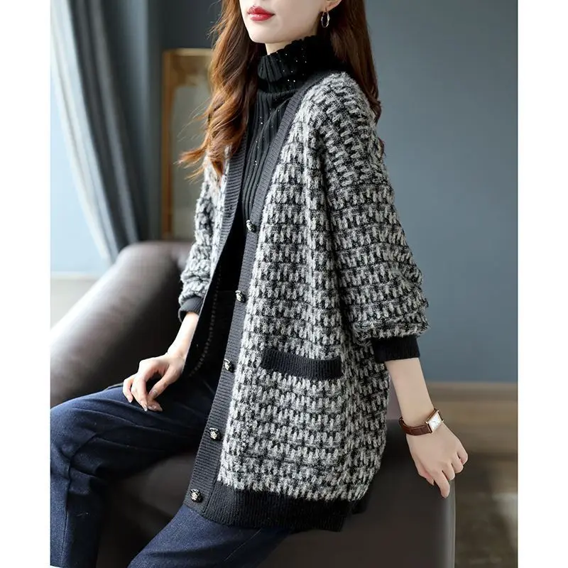 Knitted Coat Women\'s Spring and Autumn 2023 New Korean Version Loose Fitting Fashion Casual V-neck Cardigan Sweater