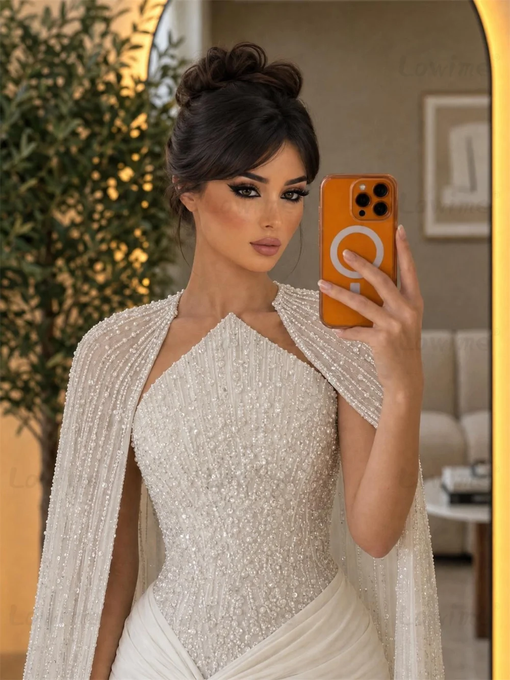    Weißes Abendkleid mit schweren Perlen 2026, lange Cape-Ärmel, Meerjungfrauen-Ballkleider, maßgeschneiderte arabische Partykleider, Robe Soiree
