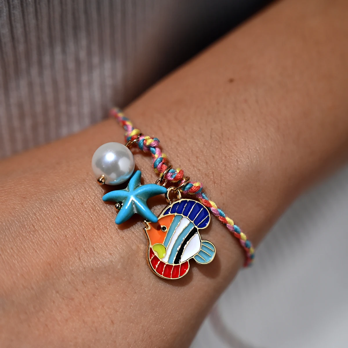 Verstellbares Fisch-Armband für Damen, modisch, handgefertigt, gewebt, farbiges Seil, Seestern, Charm-Armband, Boho-Freundschaft, beliebter Schmuck