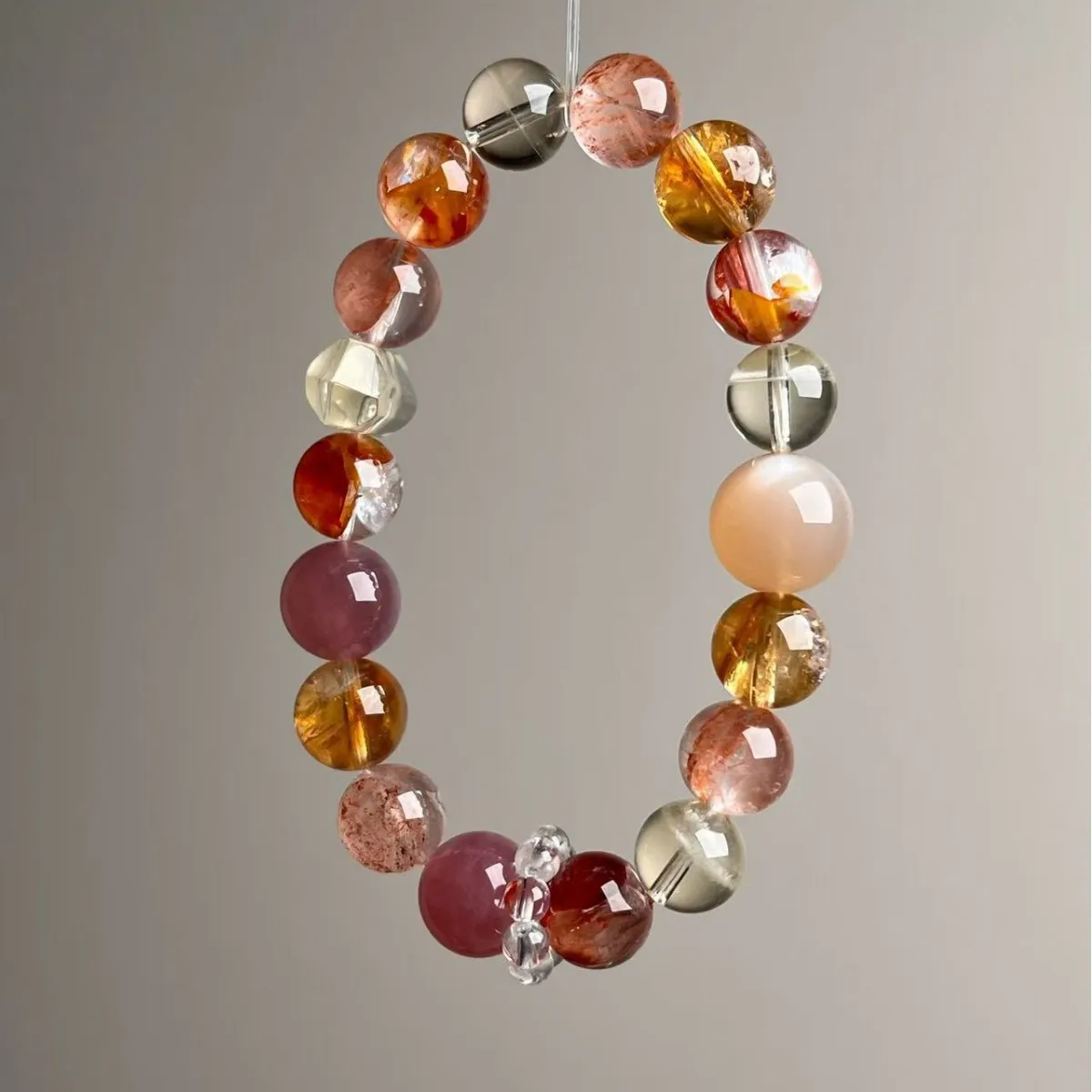 

Natural Duobao Crystal Bracelet White Crystal Xanthate Flower Light Luxury Fashion Crystal Bracelet