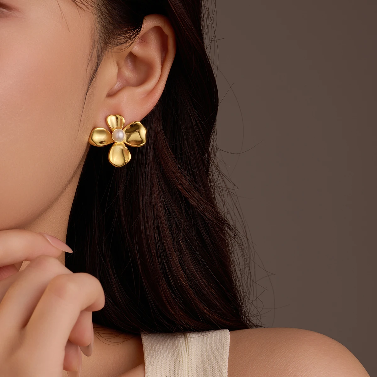 

NIMAI Exquisite Stainless Steel Flower Pearl Stud Earrings Women Anti Allergic Jewelry Gift 2024