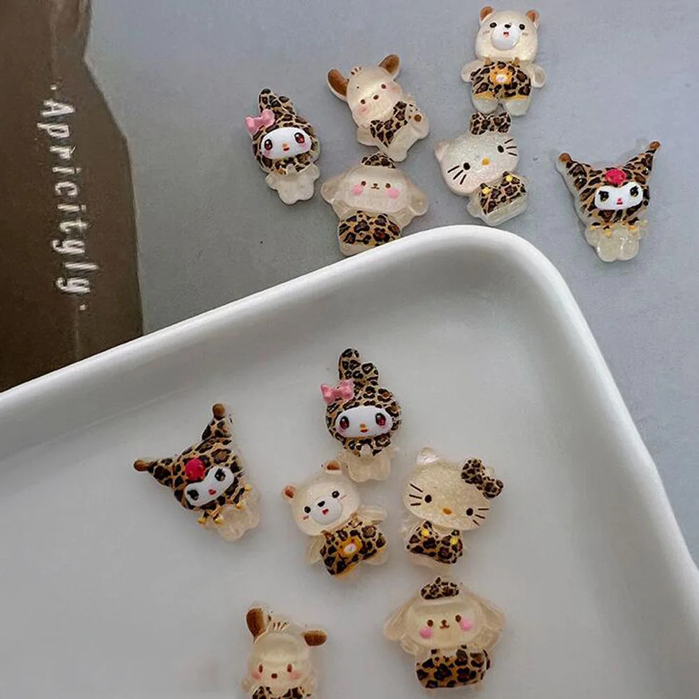 50 Uds. De dijes de leopardo My Melody Kuromi para decoración de uñas, piezas de uñas de dibujos animados 3D Kawaii Hello Kitty, accesorios de decoración de uñas hechos a mano de resina Diy