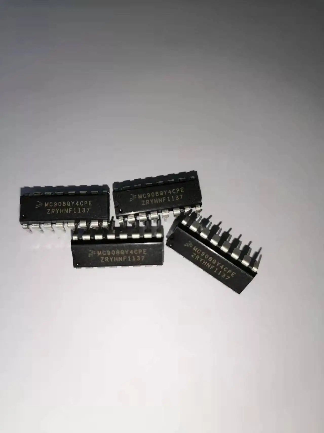 MC908QY4CPE Freescal Integrated IC circuit, original and genuine, spot can be directly shot