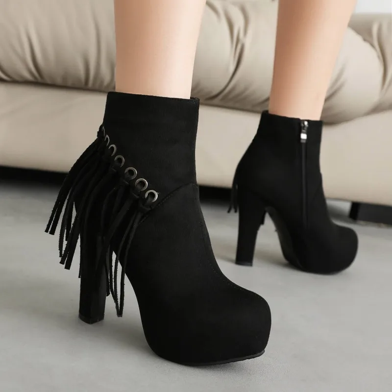 

Flock Suede Women Ankle Boots Slip On Large Size 44 45 46 Leisure Vintage Daily Bota Fringe Square Toe Block Heels 12cm