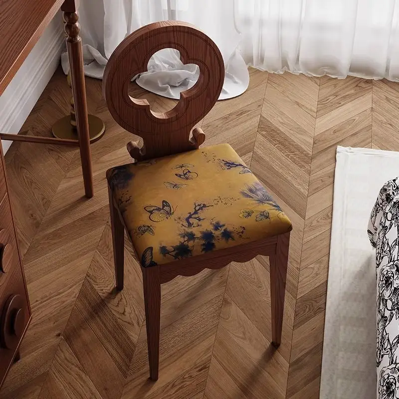 

Designer French Solid Wood Clover Backrest Chair: Vintage Elegance, Luxury Leisure Vanity Stool
