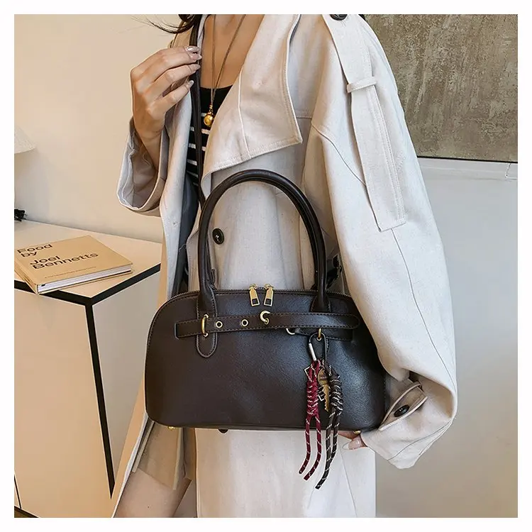 

2025 New High-end Niche Bag Women's Fashion Versatile Casual Crossbody Bag Hand-held Large-capacity Armpit Bag