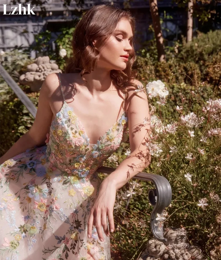 Maßgeschneiderte sexy Tüll A-Linie Spaghettiträger Applikationen Blumen Kristall Abendkleid Exquisite Schatz Promi-Kleider