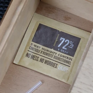 Profesional Cerutu Pelembab Tas Kelembaban Pack Humidifier Cerutu Humidifier 8G CS-010 8 alat cerutu penjualan terbaik - №