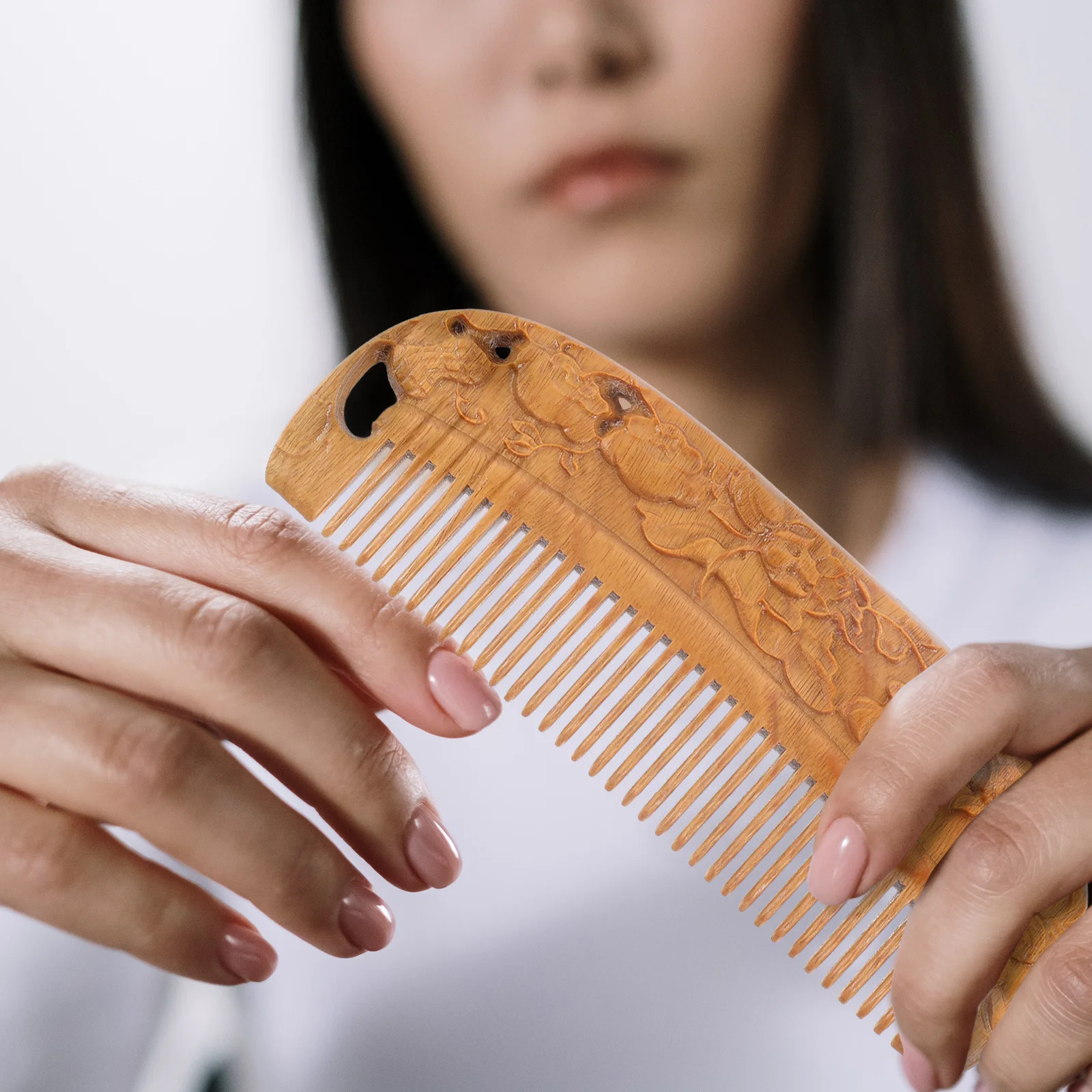 

1 шт., расческа для распутывания волос из сандалового дерева, полированные зубы, стимулирует кожу головы, не вьющиеся волосы, легко скользящая, подходит для всех типов волос