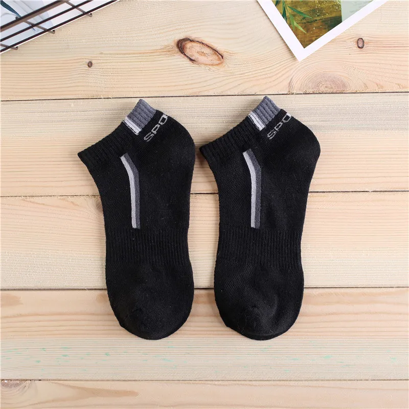 5 Pairs For Women And Men Casual Fashion Low Tube Socks Fashion For Female Breathable and Lovely With Bar Pattern Top Sells