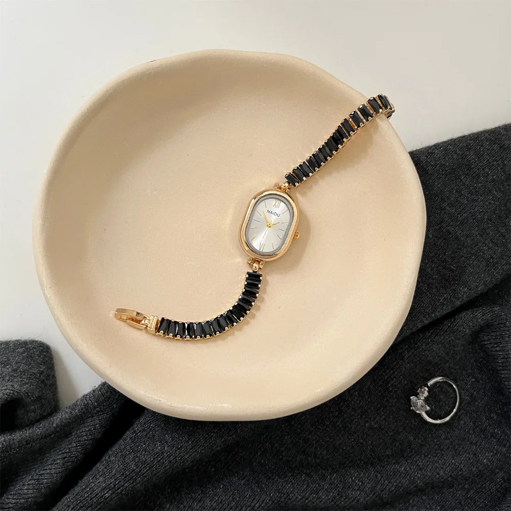 

New Oval Dial Bracelet Watch Hidden Buckle Design Elegant Quartz Watch Alloy Luxury Ladies Watch for Women