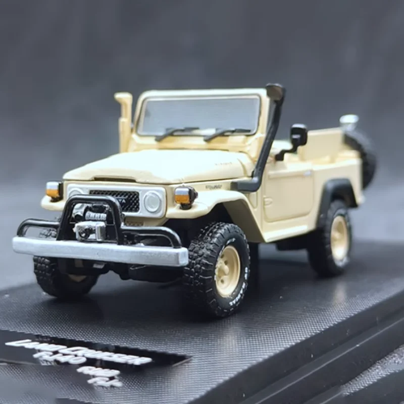 Diecast Original 1:64 Scale Toyota FJ40 convertible off-road Simulation Alloy Car Model Static Collectible Toy Gift Souvenir