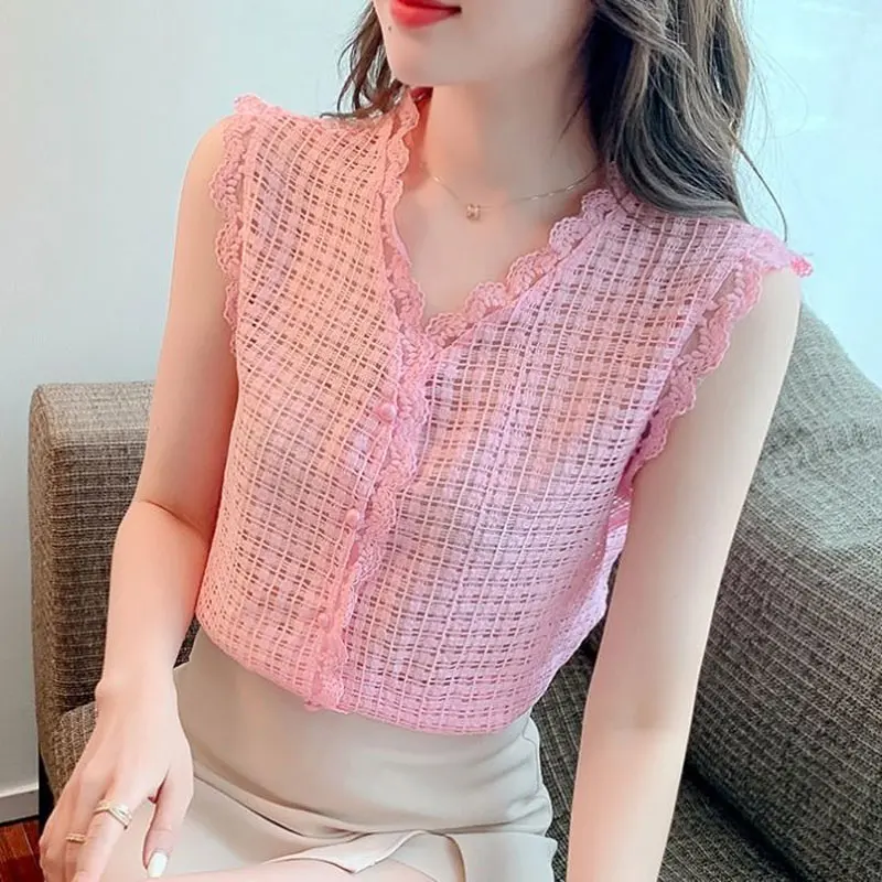 Sweet Solid Color V-Neck Lace Patchwork Shirt Fashion Button Hollow Out Women\'s Clothing 2023 Summer Commute Sleeveless Blouse