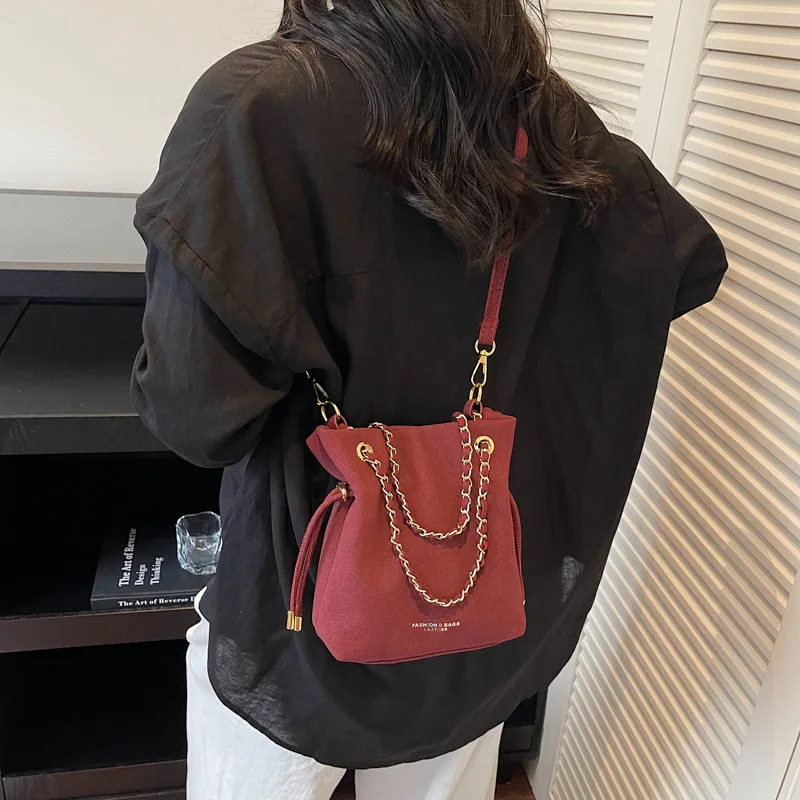 

2025 Fall Winter Vintage Shoulder Bag for Women Matte Leather Crossbody Bag with Chain Strap Retro Top Handle Purse, Unique