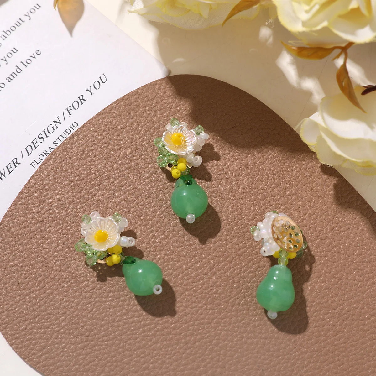 Shoe Charms 1 Piece Handwoven Resin Beaded Creamy Flower Cluster Summer Decor for Jelly Clog Sandals Crystal Princess Korean