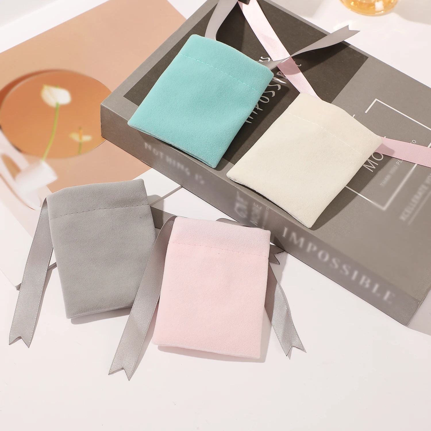10pcs/Lot 7X9cm10X12cm Luxury Bow-Tie bags Cute Bow-Tie velvet Pouches Velvet Jewelry Pouches Drawstring Bolsa Can Print Logo